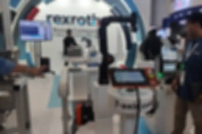 Teknologi canggih dari Bosch Rexroth, yaitu Kassow Robot.