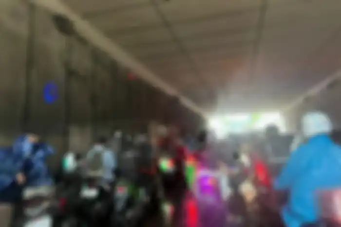Motor yang berhenti di underpass sembarangan bisa kena denda tilang Rp 250 ribu