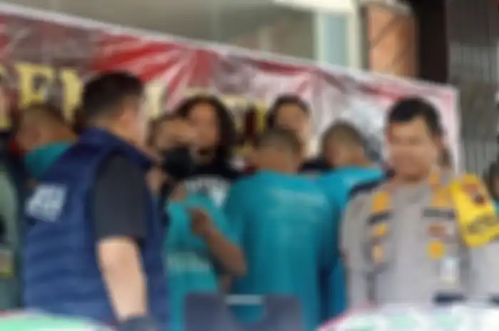Debt Collector Semarang yang disuruh tarik paksa mobil nasabah bank CIMB Niaga, digaji Rp 30 juta per bulan.