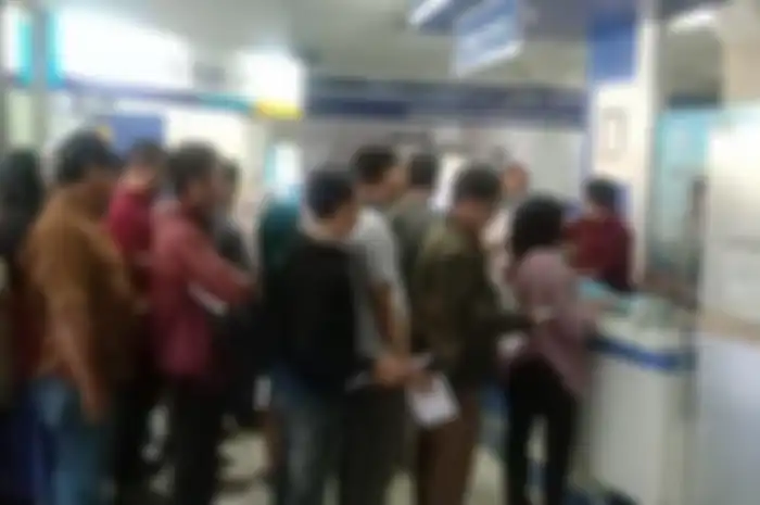 Pemutihan pajak kendaraan bermotor dimanfaatkan masyarakat Subang, Sabtu (16/12/2023).