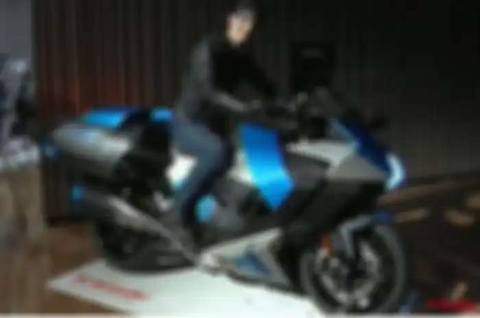 Prototype Kawasaki H2 SX HySE yang sumber tenaganya berasal dari hidrogen mulai diperkenalkan di Jepang