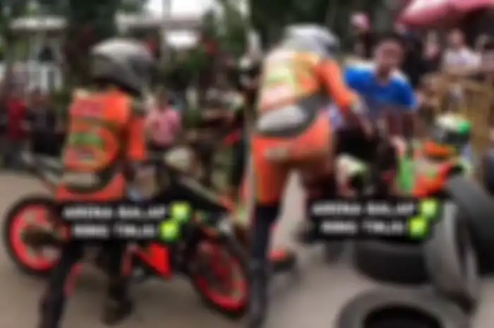Video dua pembalap adu jotos di balap road race Kejurprov Gubernur Cup Jambi.