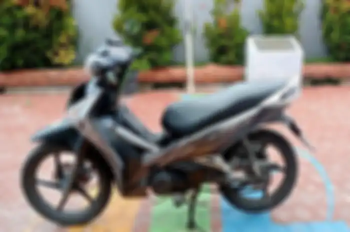 STNK dan BPKB lengkap, Honda Supra X 125 Helm In jadi motor murah dilelang Rp 1 juta.