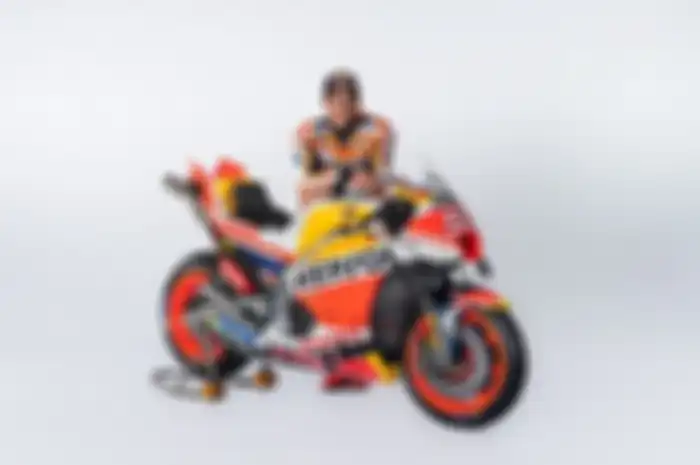 Marc Marquez bareng motor MotoGP Honda RC213V 2023.