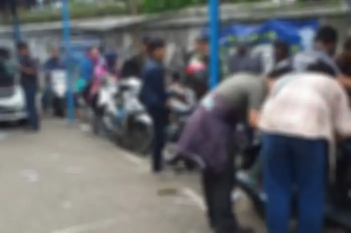 Proses balik nama motor salah satunya adalah cek fisik, ketahui biayanya dan syarat yang harus dibawa ke Samsat.