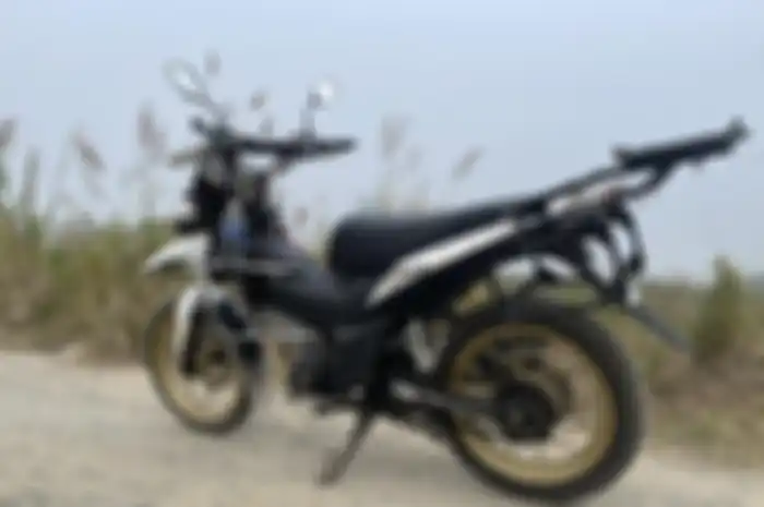 Modifikasi motor Honda Winner 150 jadi bebek trail siap touring.