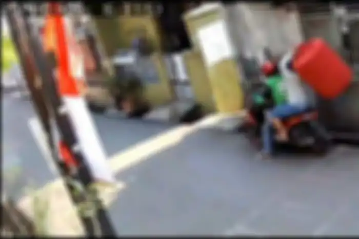 Burung kontes berharga jutaan Rupiah dibawa kabur maling berjaket ojol