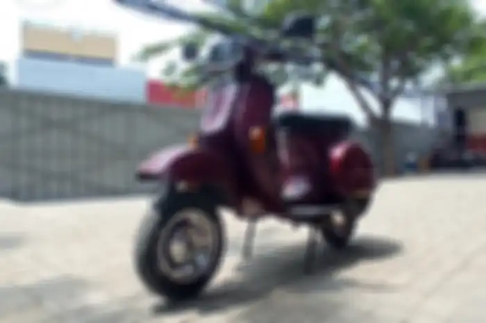Vespa PX dilengkapi lampu LED LTC.