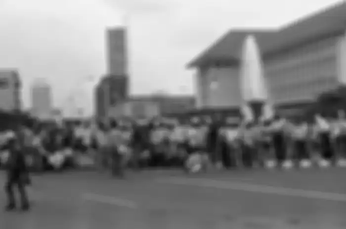 Peristiwa Malari dan kesiapan aparat keamanan di sekitar Monumen Nasional (Monas) dan Istana Merdeka, Jakarta. Artikel ini menjelaskan mengapa para pelajar dan pemuda ikut bergabung dalam aksi mahasiswa 15 Januari 1974 yang menentang investasi asing.