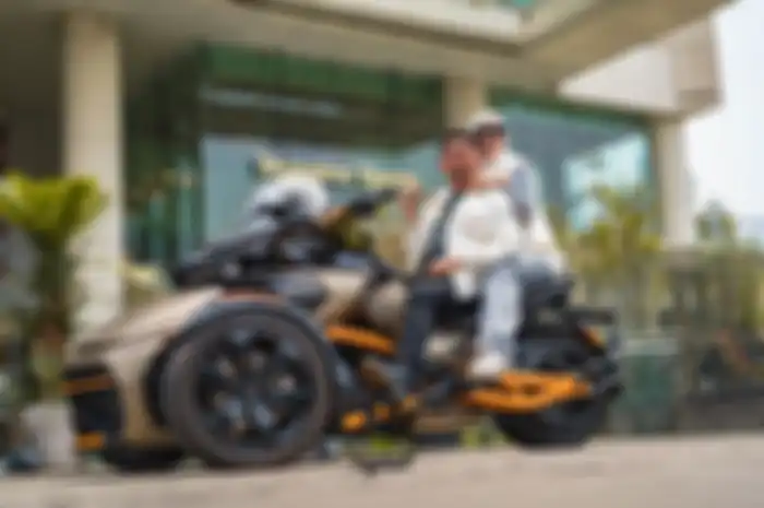 Can-am Spyder F3-S salah satu koleksi motor milik ustad Solmed yang menyita perhatian karena edisi terbatas dan mahal. 