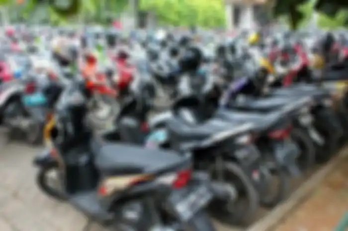 ILUSTRASI Parkir motor: Dishub bilang warga yang buka parkir motor di halaman rumah melanggar aturan