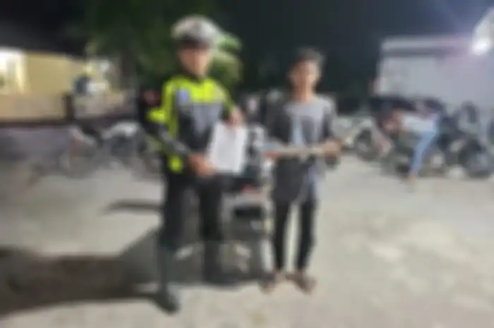 Foto ilustrasi polisi di Berau saat mengamankan pelanggar knalpot brong.