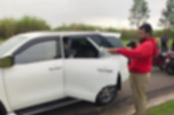 Mobil Toyota Fortuner yang dikeroyok geng motor XTC