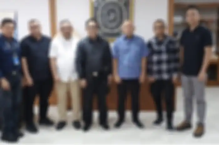Produsen knalpot yang tergabung dalam Asosiasi Knalpot Seluruh Indonesia (AKSI) curhat ke MenkopUKM, sering dituduh bikin knalpot bising dan banyak dirazia polisi.