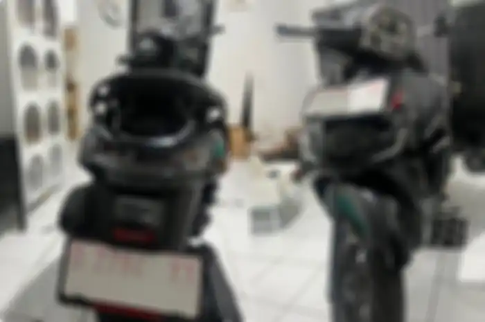 Motor matic baru Honda Stylo 160 belum ada pelat nomor milik warga Bandung mau dijual padahal baru turun dari dealer.