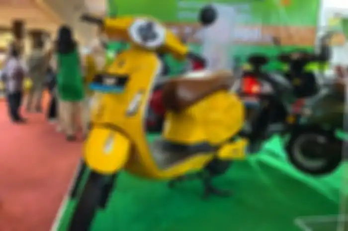 Banyak motor listrik murah siap beri kejutan di IIMS 2024, motor listrik Green Tech VP mirip vespa kasih garansi rangka 10 tahun.