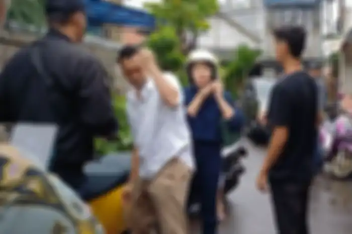 Raffi Ahmad dan Nagita Slavina naik motor ke TPS Pemilu 2024