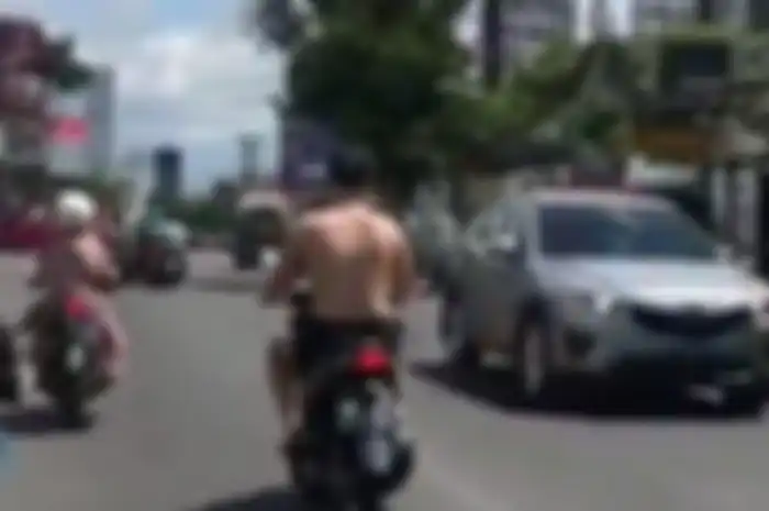 Ramai di media sosial bule setengah telanjang tidak pakai helm naik Honda BeAT di Sleman