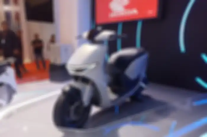 Motor listrik terbaru dari AHM, Honda SC e: diperkenalkan di IIMS 2024 dengan nilai TKDN yang memenuhi syarat diskon. 