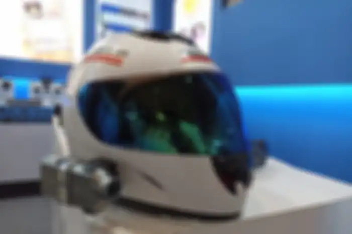 Dashcam di helem motor dan dipasang di motor dengan nama Motocam kini bukan hanya untuk kamera di mobil saja. 