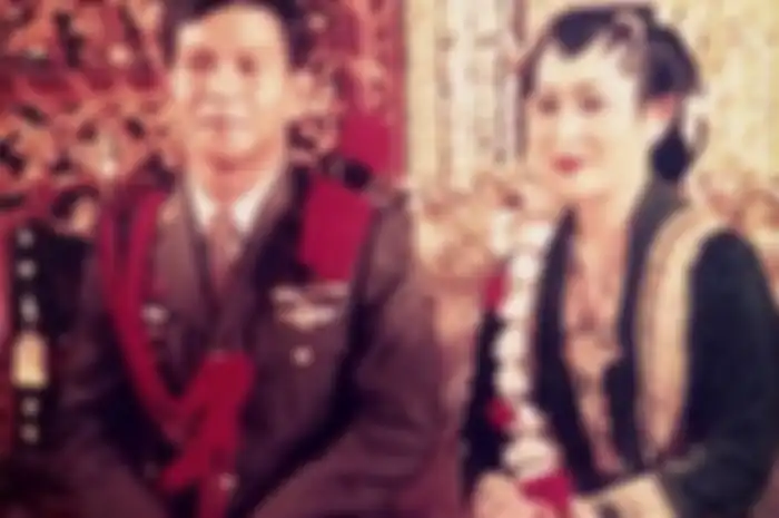 Kisah cinta Titiek Soeharto dan Prabowo Subianto berawal karena Titiek adalah murid Pak Sumitro Djojohadikusumo, ayah Prabowo.
