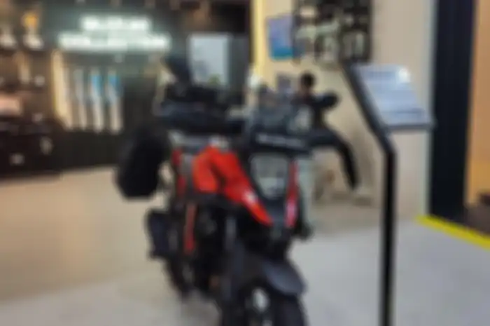 Suzuki hadirkan promo cashback dan hadiah langsung jika beli motor atau mobil di IIMS 2024.