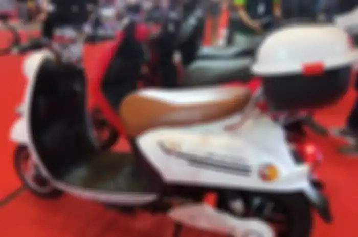 Cicilan motor listrik Selis murah meriah dan bisa dijumpai di IIMS 2024 JIExpo Kemayoran, Jakarta.