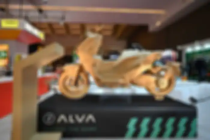 Motor listrik ALVA Cervo tapi terbuat dari kardus ada di IIMS 2024.