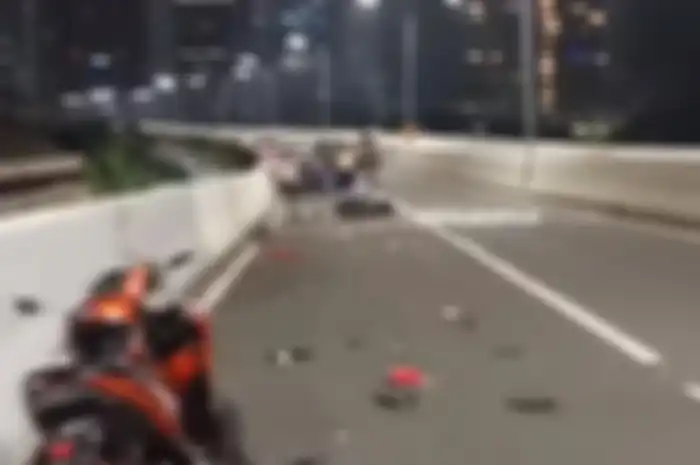 JLNT Casblanca dilarang buat pemotor karena berbahaya, tapi masih banyak yang nekat sampai tewas kecelakaan.
