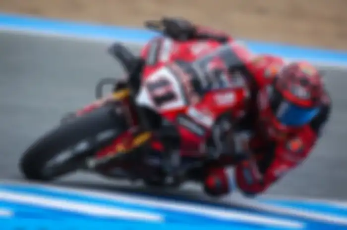 Niccolo Bugela memenangkan Race 1 WSBK Australia 2024 dalam tahun debutnya di WSBK. 