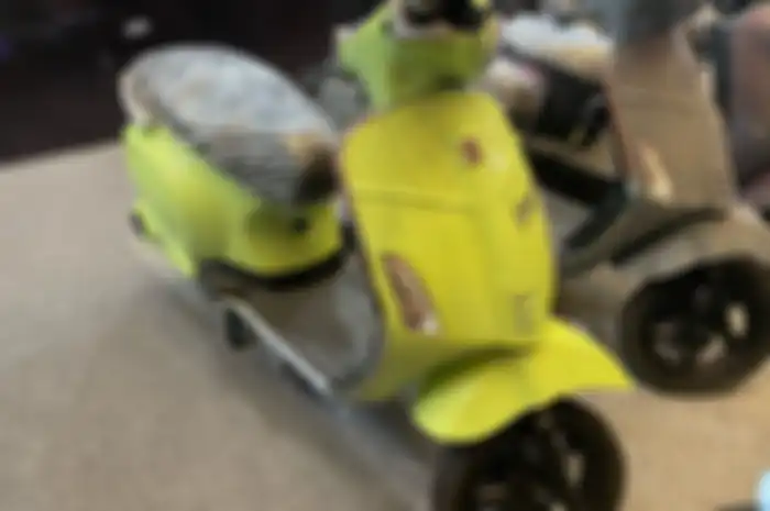 Salah satu pilihan warna motor listrik ZPT NYX.