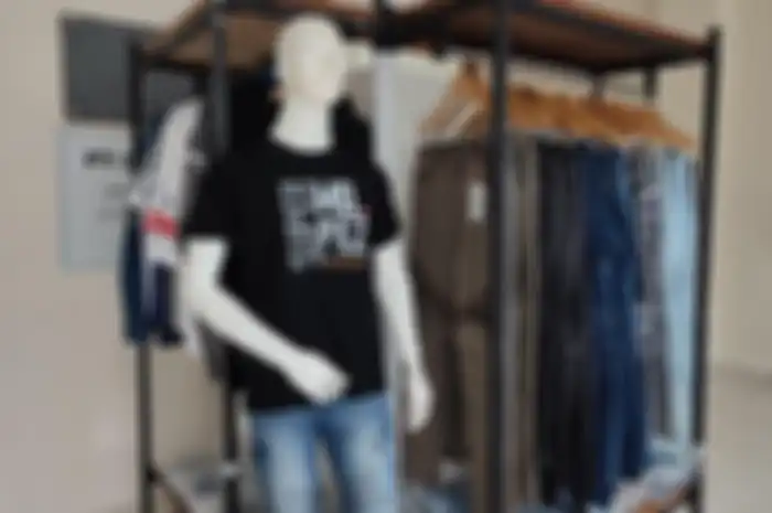 Riding apparel Mopez buatan lokal cocok untuk anak motor.
