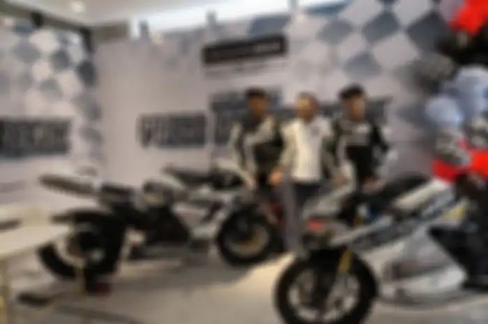 Dimas Ekky menjadi pembalap MS Glow For Men Racing Team, siap gaspol di Mandalika Racing Series 2024.