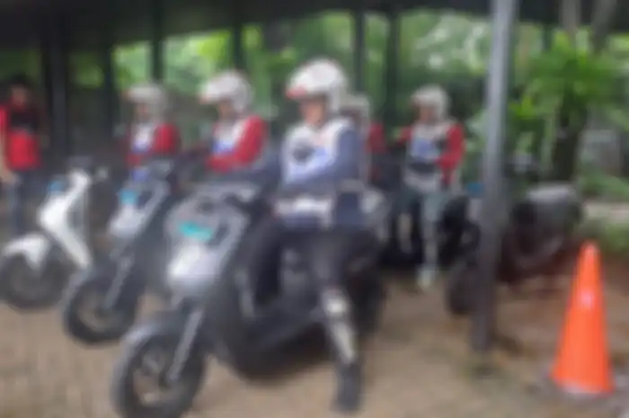 Pelatihan safety riding motor listrik Honda