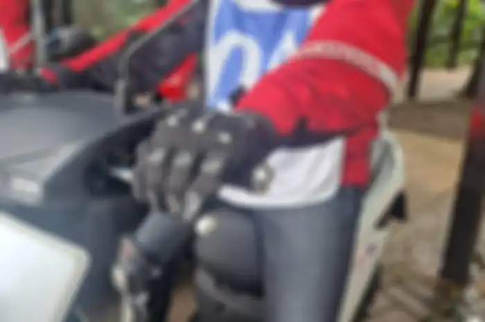 Banyak motor listrik tidak bisa buka gas saat jari menekan tuas rem
