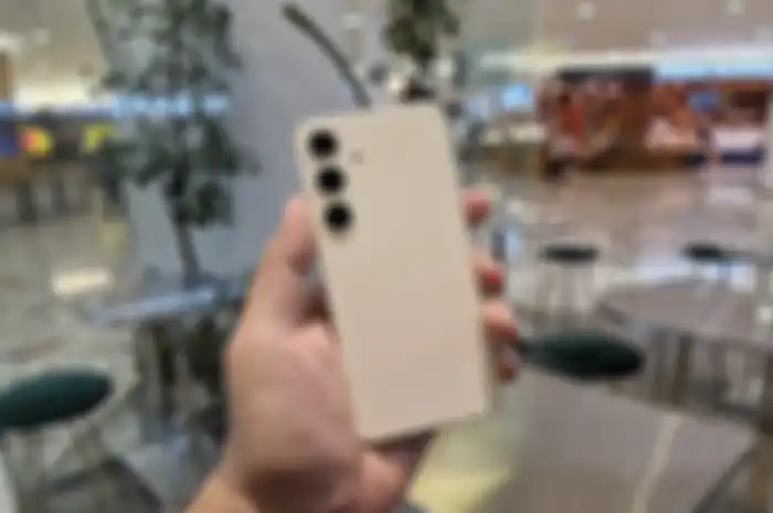 Dengan Galaxy AI,, Samsung Galaxy S24 mampu menghadirkan fitur fitur editing untuk membuat foto atau video lebih estetik