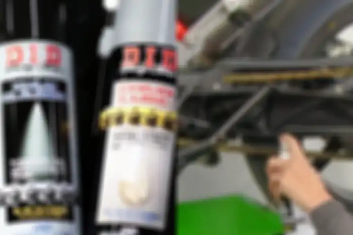 DID punya chain cleaner dan chain lube untuk membersihkan rantai motor