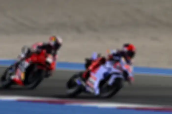 Pedro Acosta berduel dengan Marc Marquez untuk posisi empat di MotoGP Qatar 2024. Mirip Qatar 2013 kan?