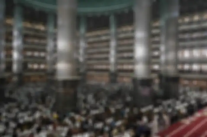 Umat Islam menjalankan shalat Idul Fitri 1444 Hijriah di Masjid Istiqlal, Jakarta Pusat, Sabtu (22/4/2023).   Artikel berikut ini akan menjelaskan pengaruh Islam terhadap Nusantara dalam bidang sosial budaya dan kesenian.   KOMPAS/AGUS SUSANTO (AGS) 22-04-2023