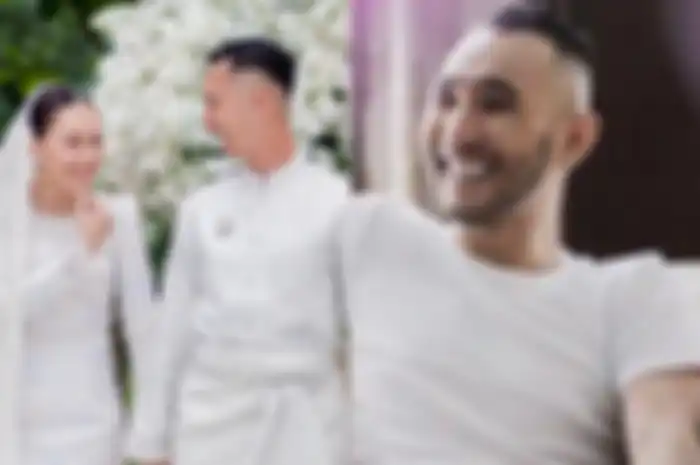 Ayu Ting Ting dan Lettu Fardana, Enji Baskoro