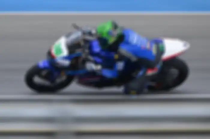 Yamaha YZF-R3 dipakai oleh pembalap Yamaha Racing Indonesia dan mendapatkan hasil memuaskan selama tes dan latihan. 