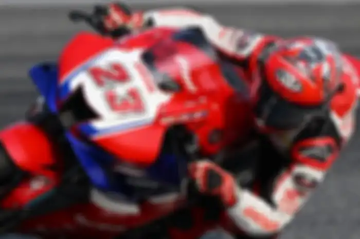 Pembalap Indonesia Andi Gilang juara Race 2 ASB1000 ARRC Thailand 2024.