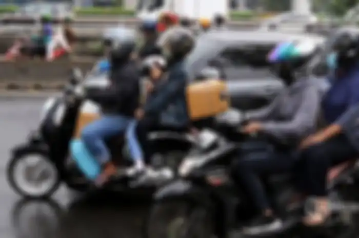 Ilustrasi mudik pakai motor saat musim pulang kampung Lebaran.
