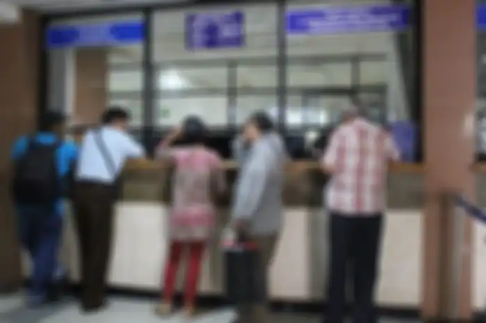 Buat yang mau perpanjang pajak kendaraan atau cabut berkas di Samsat sebenarnya lebih murah dan cepat tanpa calo.