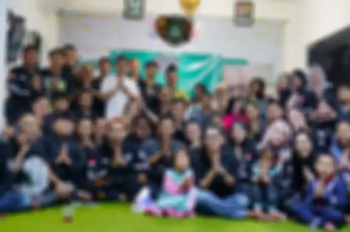 ZRI Malang rayakan Anniversary pertama dengan santunan anak yatim piatu. 