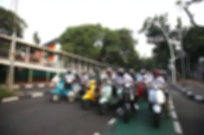 Ride and Share, kegiatan riding bersama dan berbagi kepada anak Yatim dari Piaggio Indonesia di setiap bulan Ramadhan. 