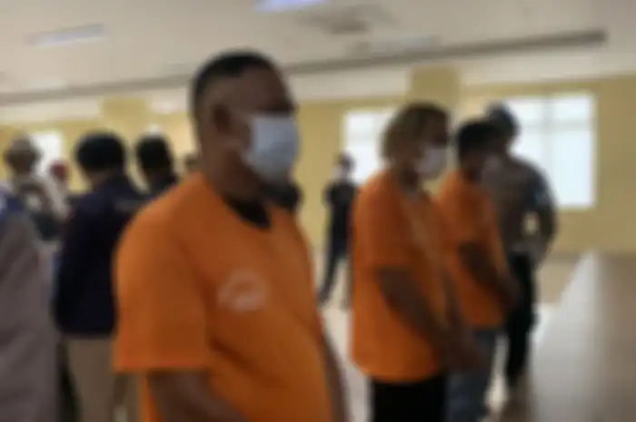 Tersangka Pertalite campur air di SPBU Pertamina Bekasi yang diumumkan polisi.