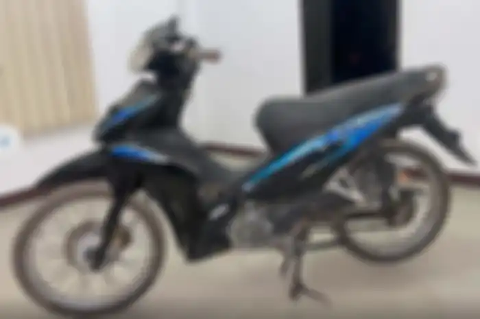 Motor murah banyak ditawarkan jelang Lebaran Idul Fitri, motor bekas siap pakai Honda Revo buka harga cuma Rp 800 ribuan.