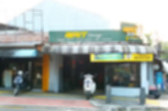 Bengkel Vespa Grit Scooter Garage di kawasan Tebet, Jakarta Selatan. 