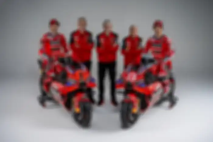 Terjadi kisruh tak kasat mata di Ducati pabrikan sepeninggal Paolo Ciabatti digantikan Mauro Grassilli (kedua dari kiri) per musim MotoGP 2024